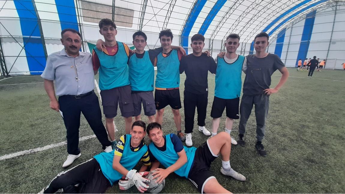 Sınıflar Arası Futbol Turnuvasının Şampiyonu 12A Oldu